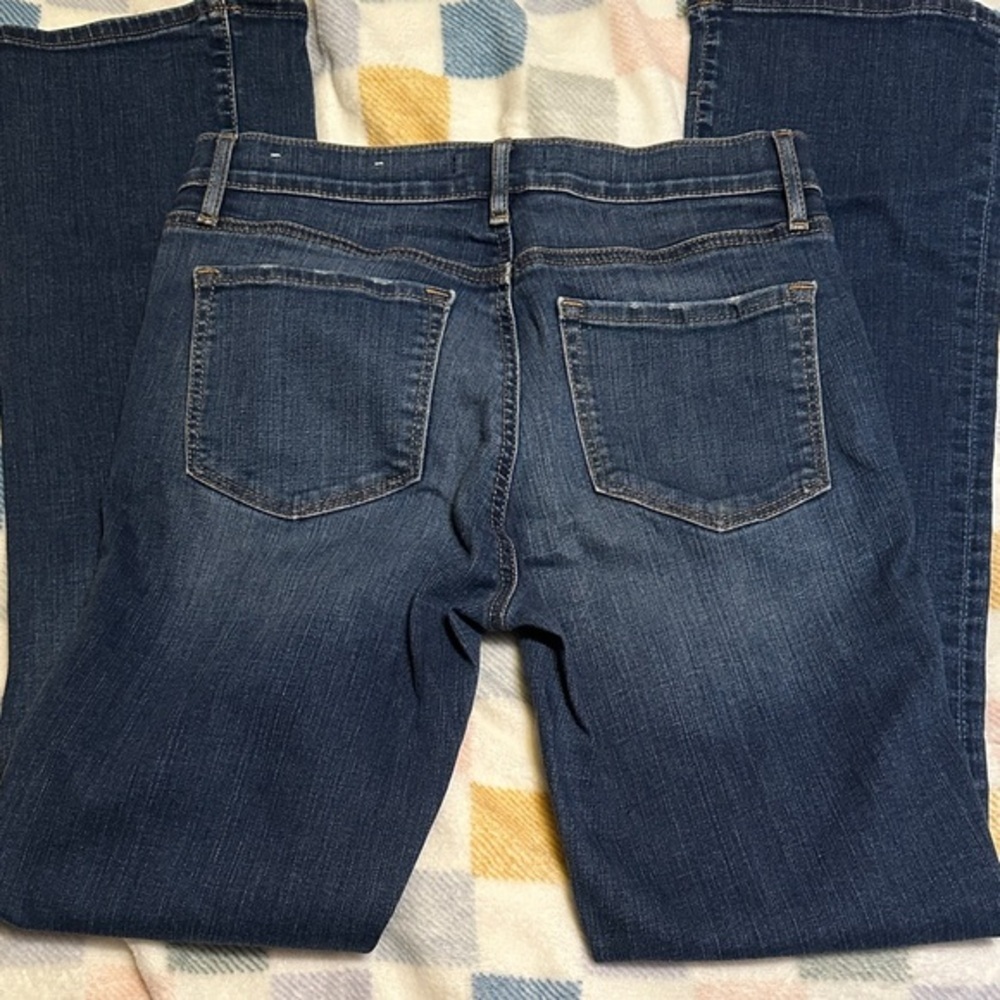 A52. LOFT Women's Boot Cut Mid Rise Jeans - Dark Blue size 6 / 28